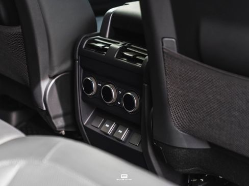 Used 2024 Land Rover Defender 110 V8 image 25