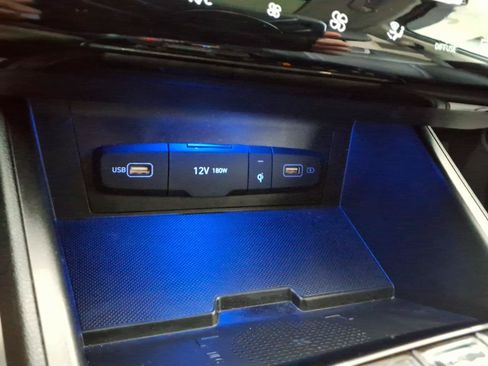 Certified 2024 Hyundai Tucson Limited AWD/4WD image 25