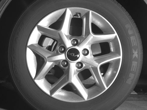 Used 2025 Kia Soul LX w/ LX Technology Package FWD image 15