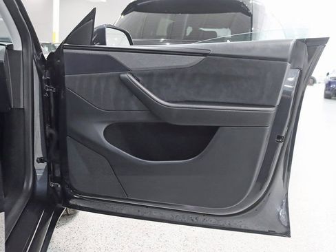 Used 2026 Tesla Model Y Long Range image 35