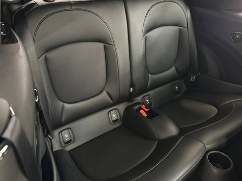 Used 2018 MINI Cooper S image 28