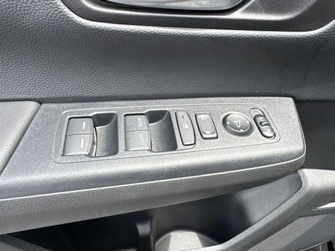 Used 2025 Honda CR-V EX image 9