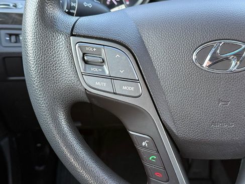 Used 2018 Hyundai Santa Fe SE image 19