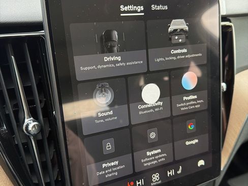 New 2026 Volvo XC60 B5 Plus w/ Climate Package image 38