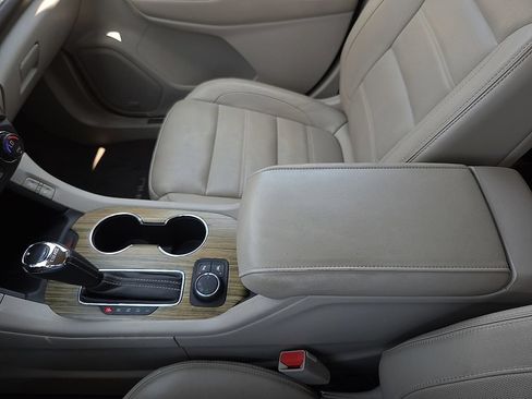 Used 2018 GMC Acadia Denali w/ Technology Package FWD image 20