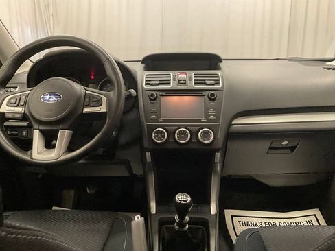 Used 2017 Subaru Forester 2.5i AWD/4WD image 4