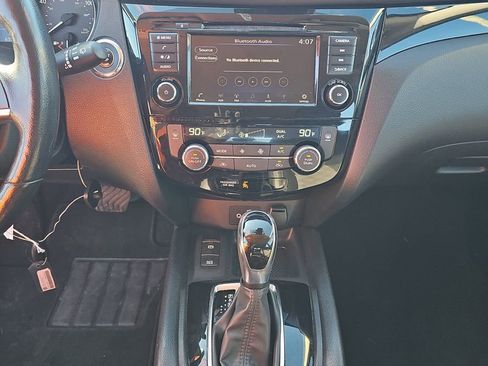 Used 2022 Nissan Rogue Sport SV w/ Technology Package AWD/4WD image 15
