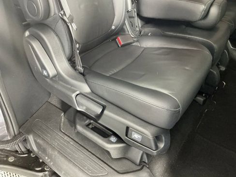 Certified 2023 Honda Odyssey Touring image 12
