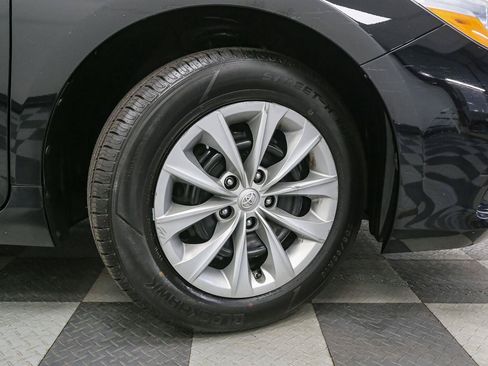 Used 2017 Toyota Camry LE w/ Moonroof Package FWD image 14