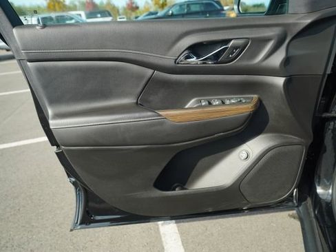 Used 2022 GMC Acadia SLE w/ Driver Convenience Package image 14