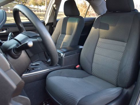 Used 2015 Toyota Camry LE FWD image 12