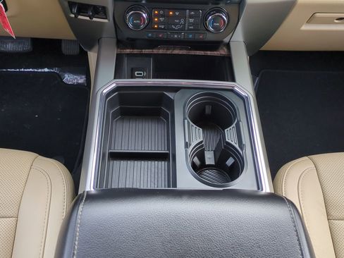 Used 2017 Ford F350 Lariat w/ Chrome Package image 19