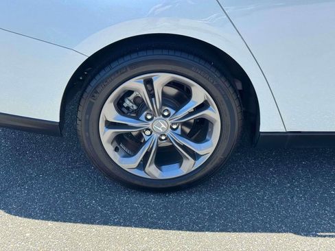 Used 2024 Honda Accord EX image 11
