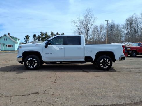 Used 2020 Chevrolet Silverado 2500 LT w/ All Star Edition image 3
