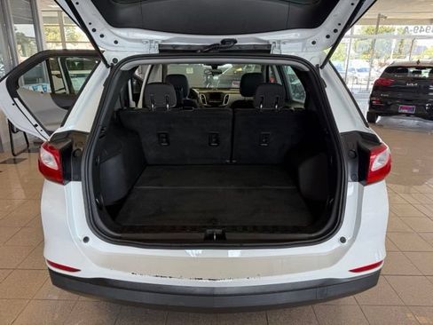 Used 2019 Chevrolet Equinox LS FWD image 21