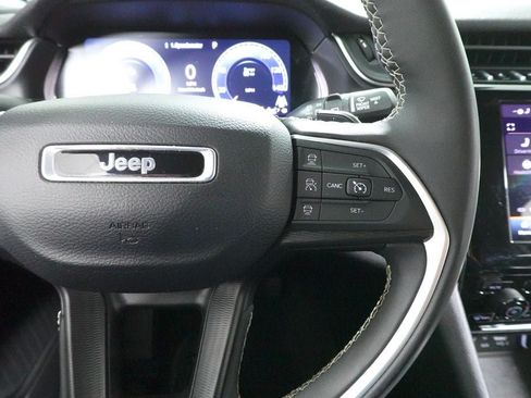 Used 2024 Jeep Grand Cherokee L Laredo AWD/4WD image 14