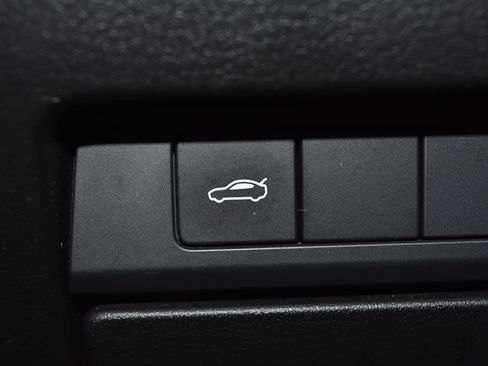 Used 2025 MAZDA MAZDA3 s FWD image 18