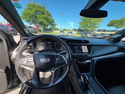 Used 2020 Cadillac XT5 Premium Luxury w/ LPO, Floor Liner Package AWD/4WD image 42