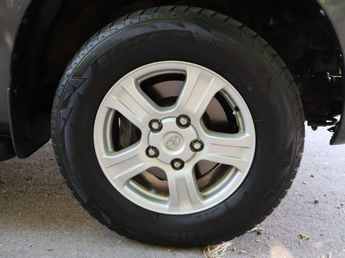 Used 2012 Toyota Sequoia SR5 w/ Premium Pkg AWD/4WD image 46