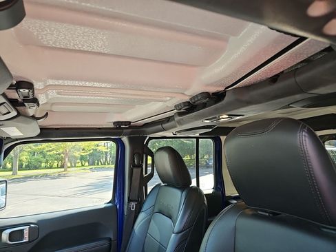 Used 2018 Jeep Wrangler Unlimited Sahara AWD/4WD image 20