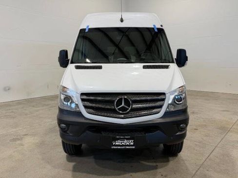 Used 2017 Mercedes-Benz Sprinter 2500 image 3