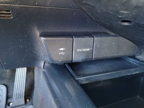 Used 2018 Toyota Camry SE image 14