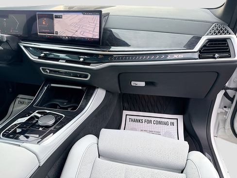 Used 2025 BMW X5 xDrive40i w/ M Sport Package image 18