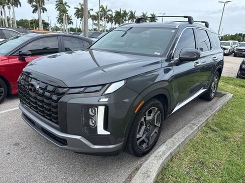 Used 2024 Hyundai Palisade SEL FWD image 3