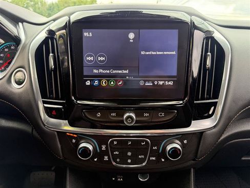 Used 2021 Chevrolet Traverse Premier w/ Redline Edition AWD/4WD image 27