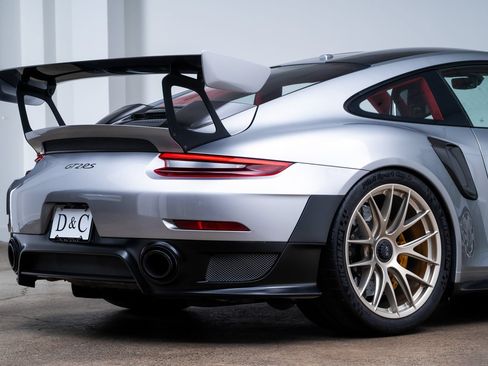 Used 2018 Porsche 911 GT2 RS w/ Weissach Package RWD image 15