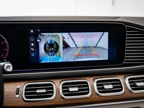 New 2026 Mercedes-Benz GLS 450 4MATIC image 38