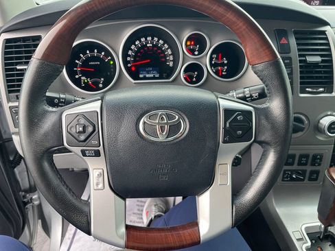 Used 2016 Toyota Sequoia Platinum AWD/4WD image 17