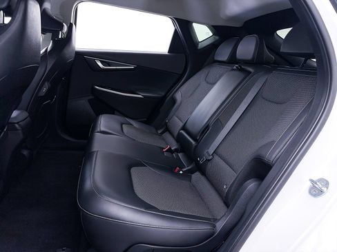 Certified 2022 Kia EV6 Light RWD image 37