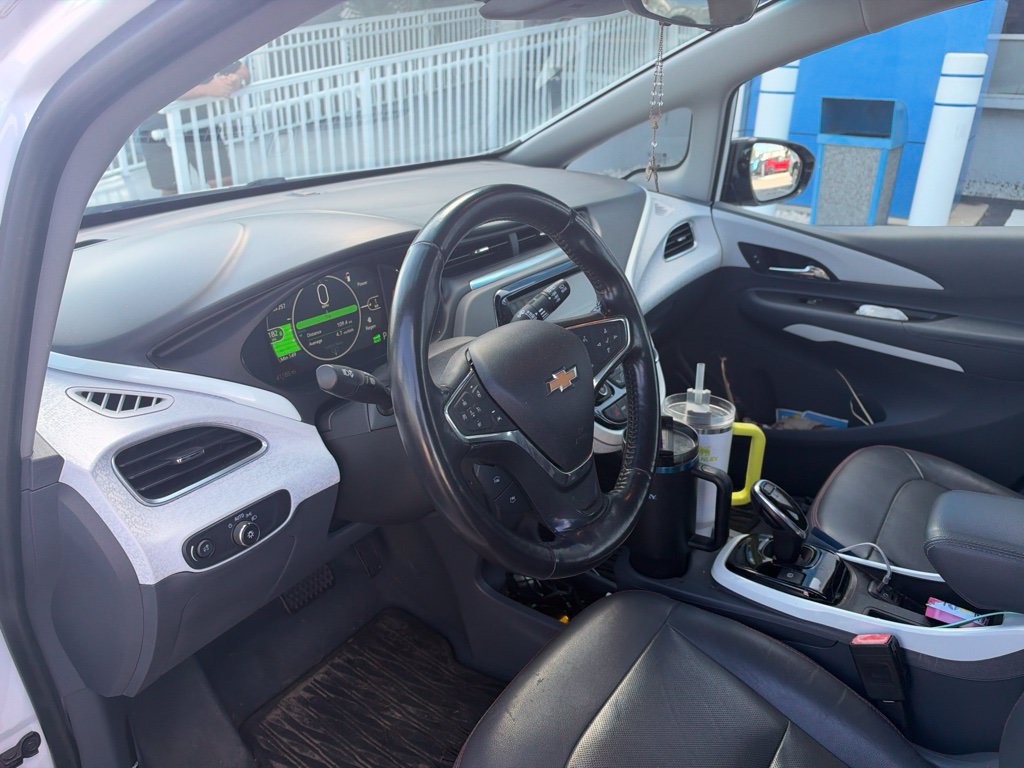 Used 2020 Chevrolet Bolt Premier w/ Infotainment Package FWD image 11