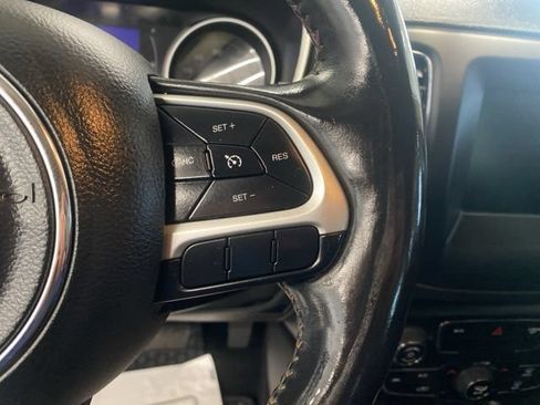 Used 2019 Jeep Compass Latitude w/ Cold Weather Group AWD/4WD image 16