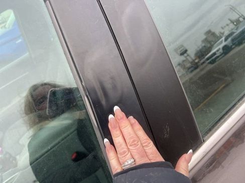 Used 2019 Toyota Camry LE image 10