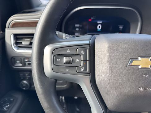 Used 2023 Chevrolet Suburban Premier image 16