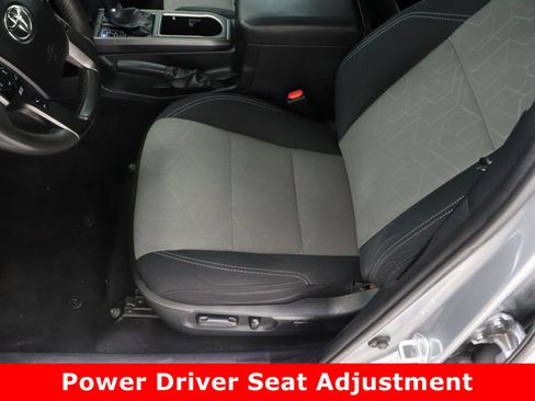 Used 2021 Toyota Tacoma TRD Off-Road w/ Technology Package image 15