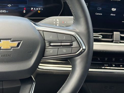 Used 2025 Chevrolet Equinox LT FWD image 9