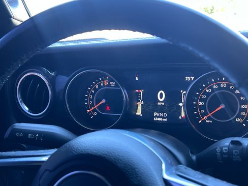 Used 2021 Jeep Wrangler Unlimited Sahara image 20