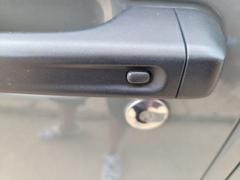 Used 2021 Jeep Wrangler Unlimited Sahara AWD/4WD image 15