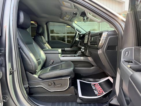 Used 2024 Ford F250 Lariat w/ Sport Appearance Package AWD/4WD image 43