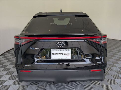 Used 2024 Toyota bZ4X XLE image 23
