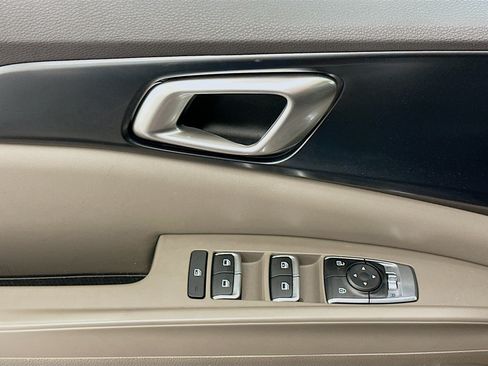 Used 2026 Kia Carnival FWD image 15