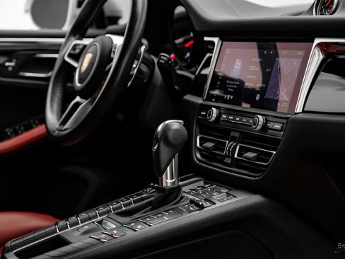 Used 2021 Porsche Macan AWD/4WD image 48