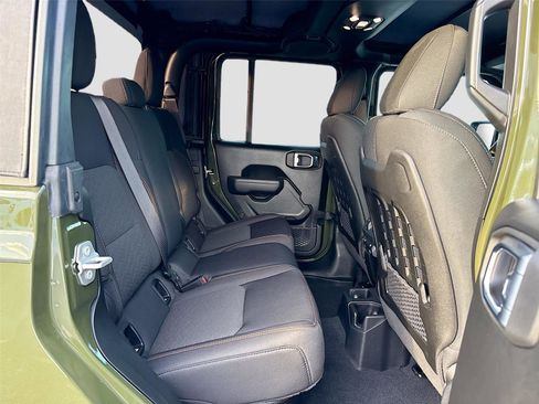 Used 2022 Jeep Gladiator Mojave w/ Cold Weather Group image 31