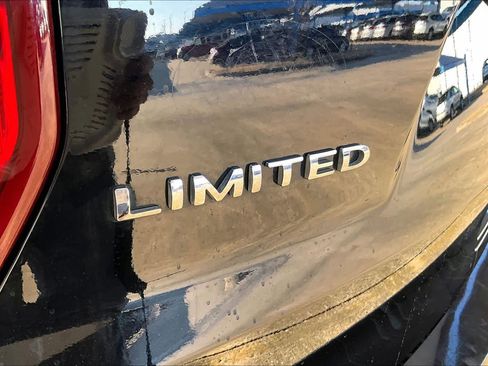 Used 2016 Ford Explorer Limited image 9