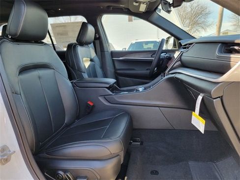 New 2025 Jeep Grand Cherokee Limited image 23