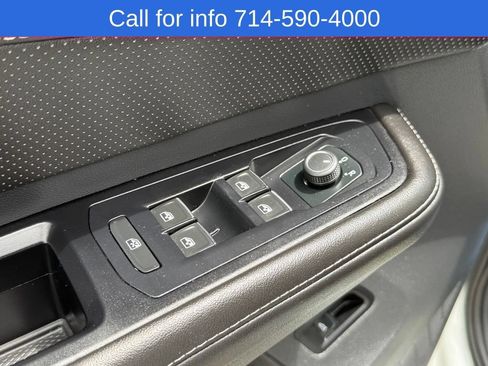 Used 2024 Volkswagen Atlas Cross Sport SE FWD image 11