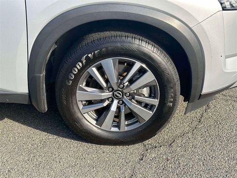 Certified 2023 Nissan Pathfinder SL w/ Lighting Package (N92) image 7